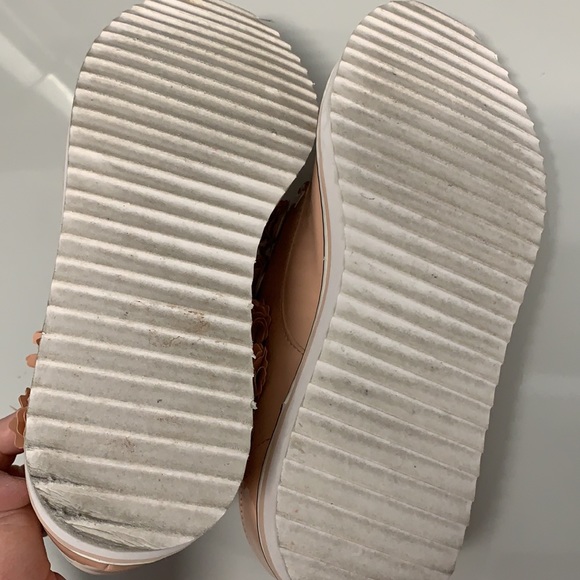 Shoes - Picture 5 of 5